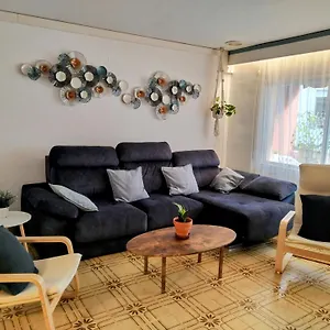 Spacious Family Flat Centrally Located. Apartamento Palamós